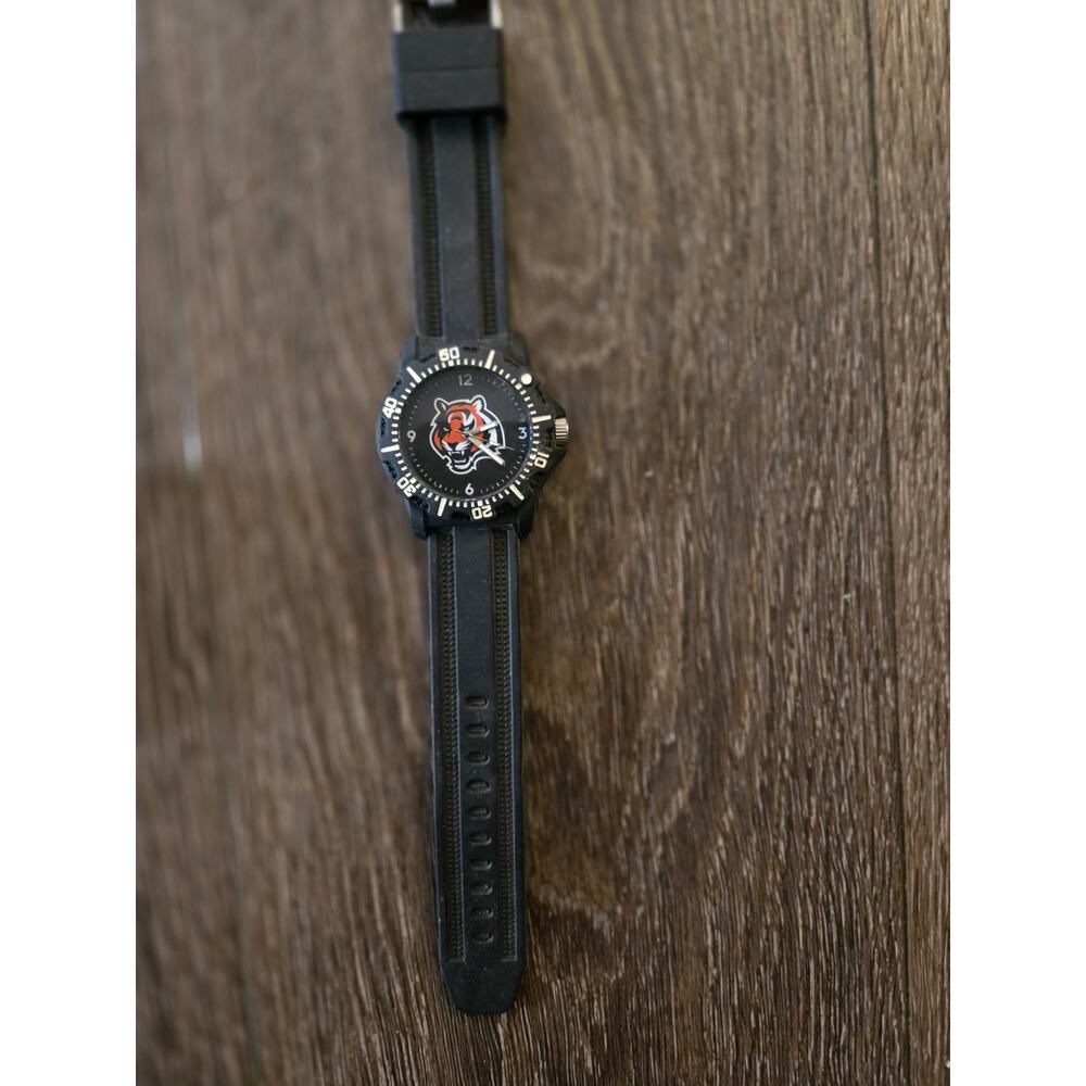 TEAMS: Cincinnati Bengals - Game Time NFL Team Logo His Or Her Watches